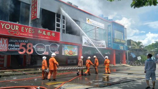 kedai terbakar