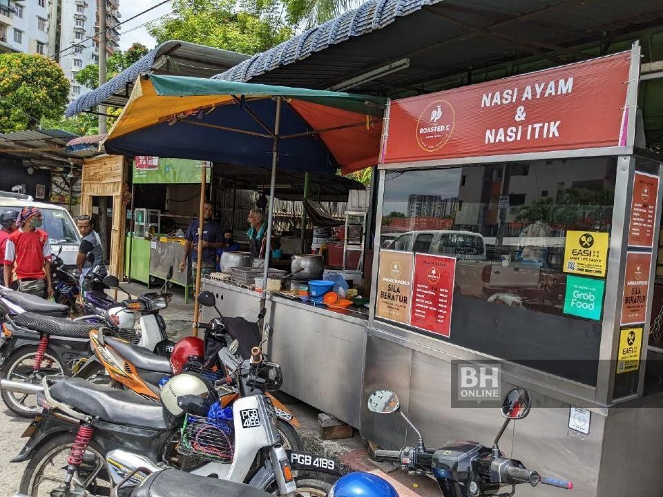 kedai terkejar siapkan makanan food delivery