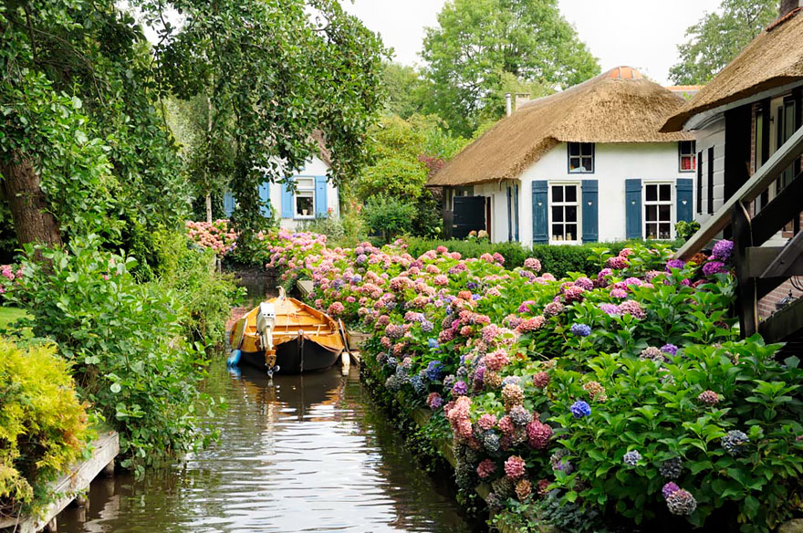 keindahan giethoorn