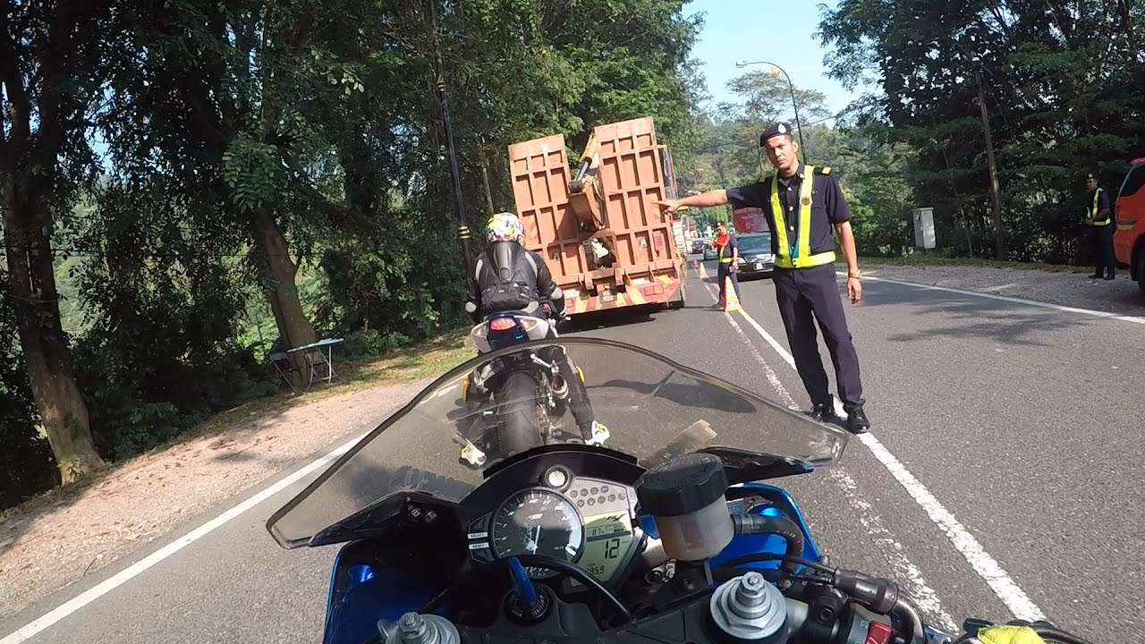 kena tahan polis bawa motor