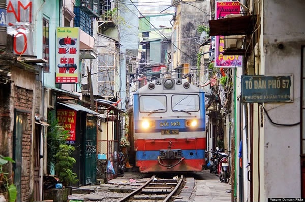 kereta api bandar hanoi