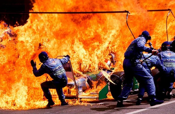 kereta jos verstappen terbakar ketika mengisi semula minyak f1