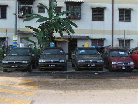 kereta terpakai bantu perbelanjaan