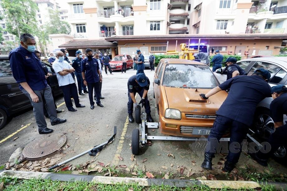 kereta tersadai jadi masalah penduduk setempat