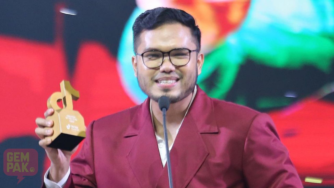 khairul aming menang tiktok awards 2023