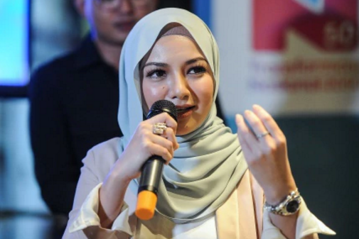 kisah percintaan dengan fattah amin ini amaran neelofa 1