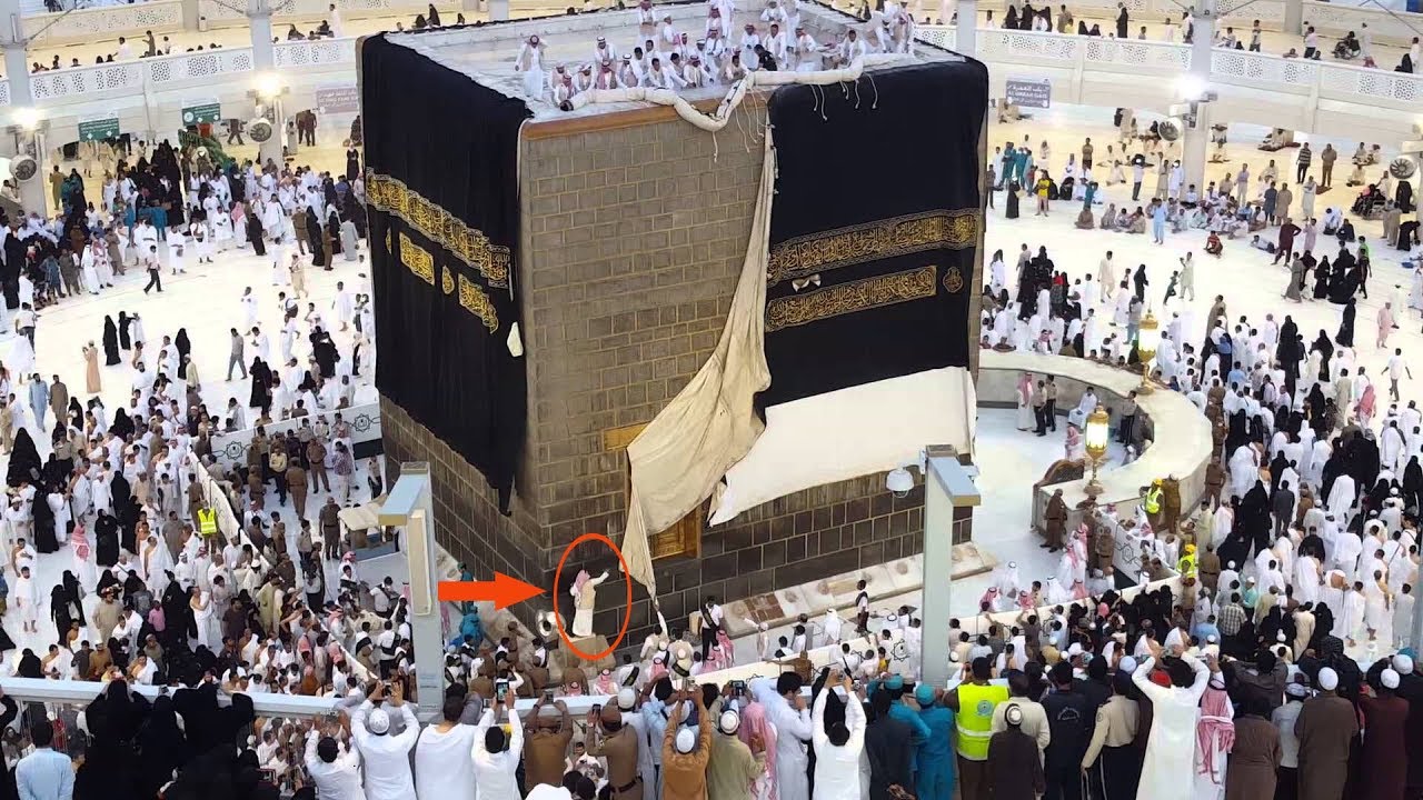 kiswa ditanggalkan dari kaabah