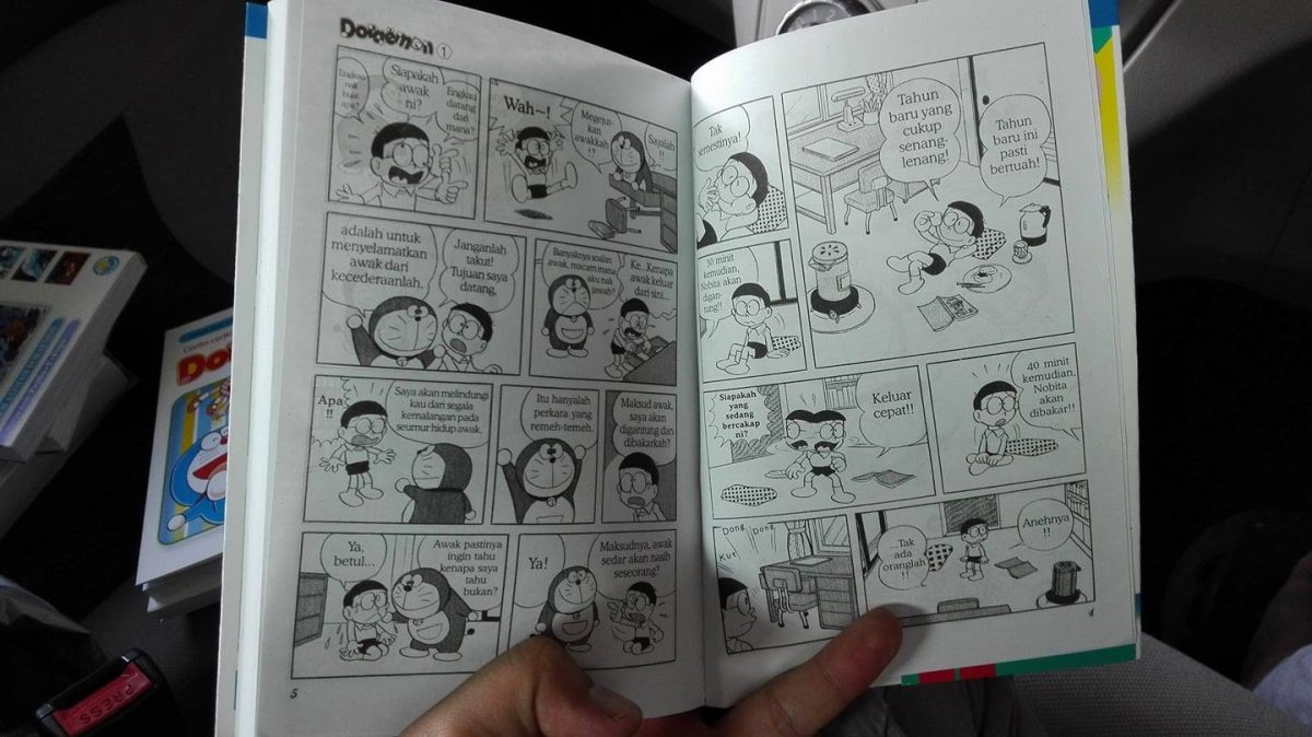 komik doraemon yang diminati oleh ramai kanak kanak