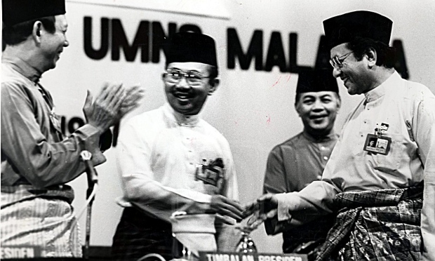 ku li dan mahathir sengkete