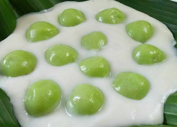 kuih badak berendam