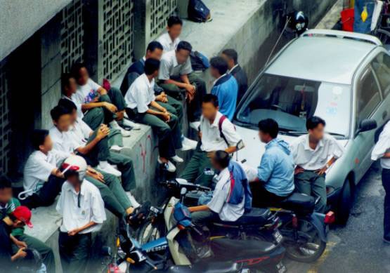 kumpulan remaja bermasalah ponteng sekolah