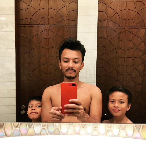 lagi foto tidak berbaju faizal tahir dihentam 2