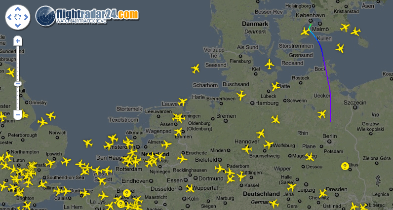 laman web pelik flightradar24 com