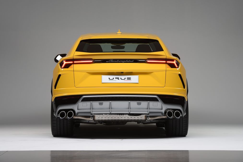 lamborghini urus super suv pertama di dunia 7