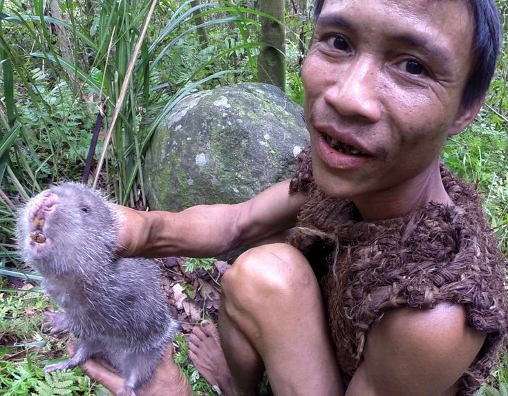 lang menangkap haiwan liar untuk dijadikan makanan