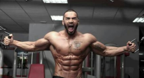 lazar angelov memiliki potongan badan yang menarik 414