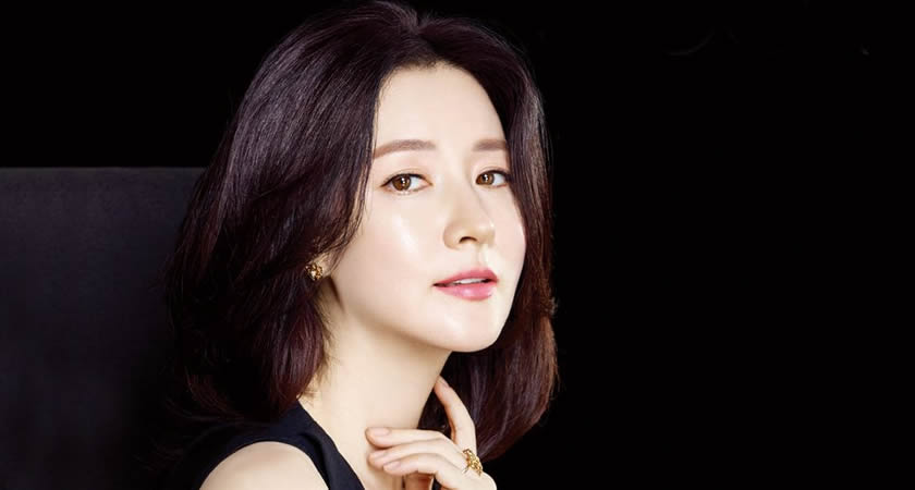 lee young ae pelakon korea selatan dengan bayaran tertinggi