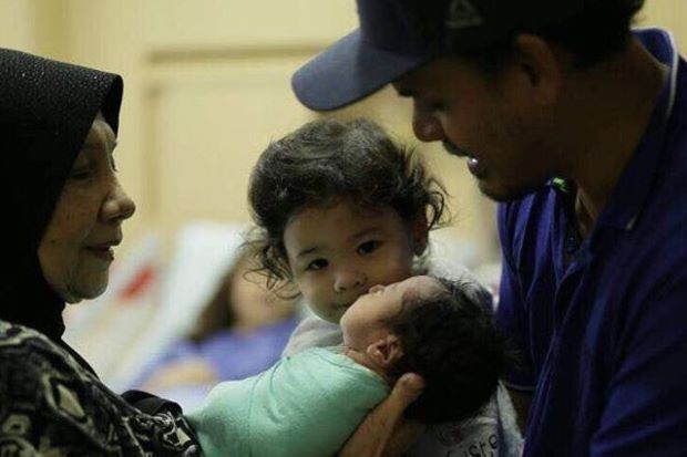 lisa surihani dan yusry selamat timang anak kedua