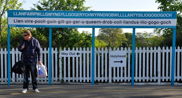 llanfairpwllgwyngyllgogerychwyrndrobwllllantysiliogogogoch