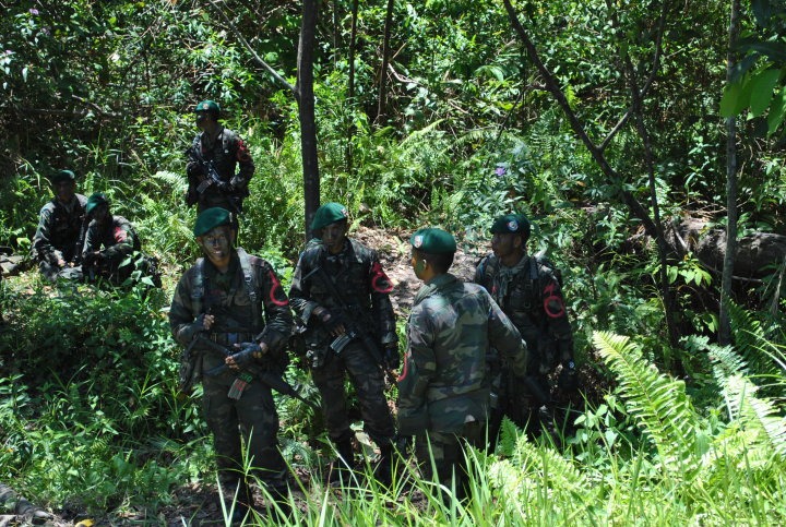 long march latihan komando