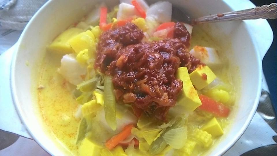 lontong dan kuah lodeh 1