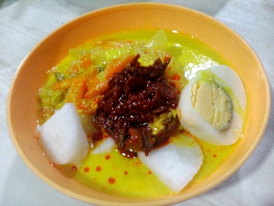 lontong dan kuah lodeh 2