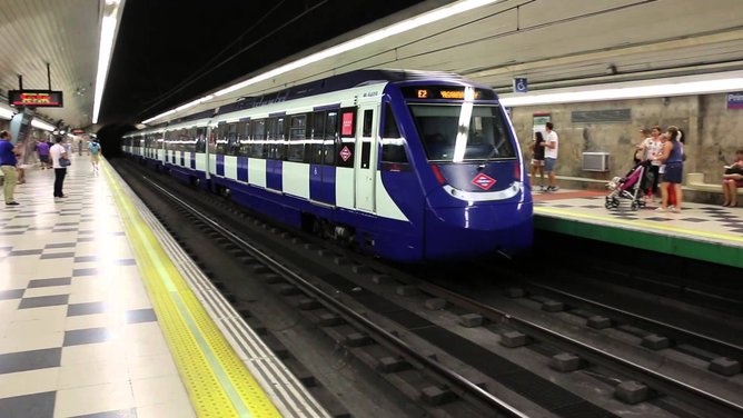 madrid metro sistem kereta api bawah tanah paling besar di dunia