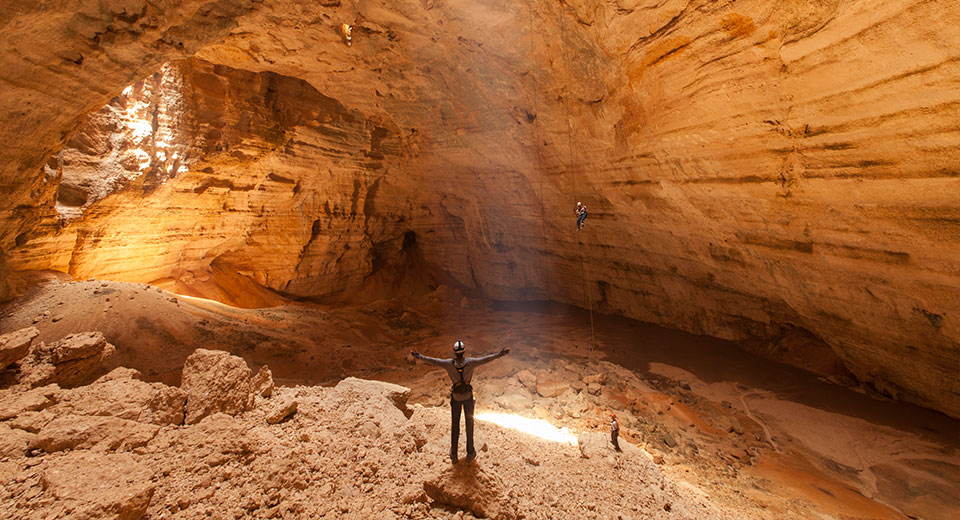 majlis al jin gua di oman