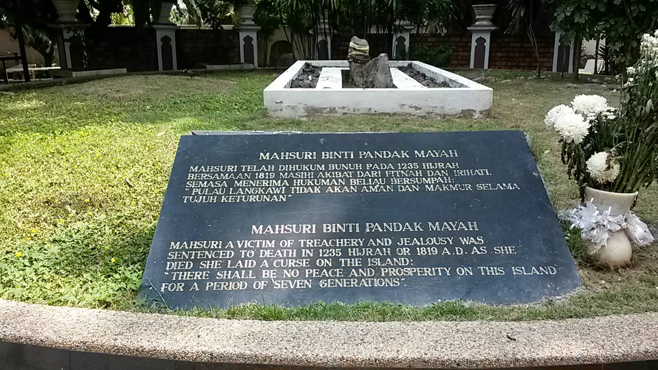 makam mahsuri 260