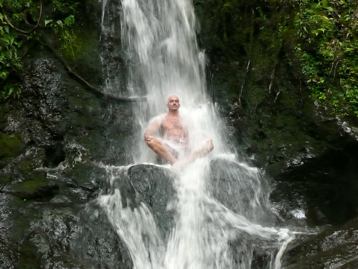 mandi air terjun