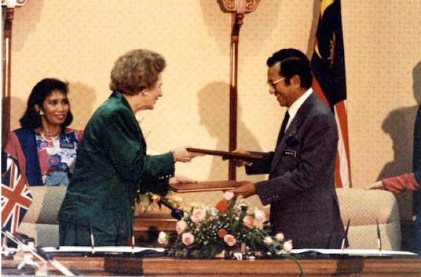 margeret thatcher dan mahathir berdamai selepas dawn raid 210