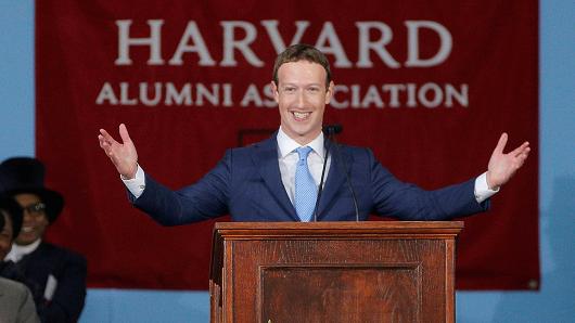 mark zuckerberg beri ucapan konvokesyen harvard