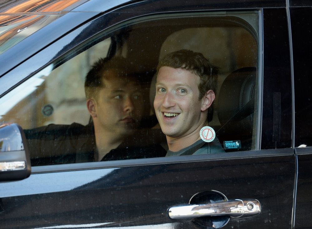 mark zuckerberg dalam kereta murahnya