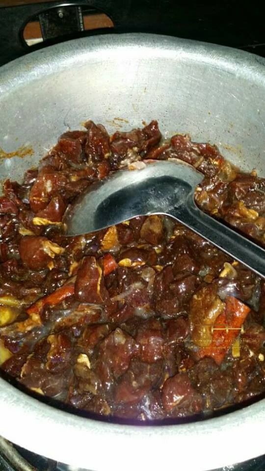 masukkan daging perap ke dalam tumisan