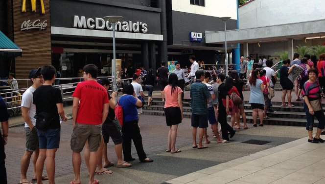 mcdonalds permintaan tinggi