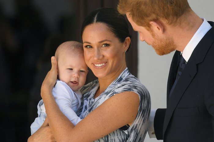 meghan markle dan putera harry bersama anak mereka archie