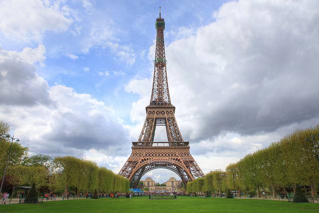 menara eiffel mercu tanda hampir musnah satu ketika dahulu 3