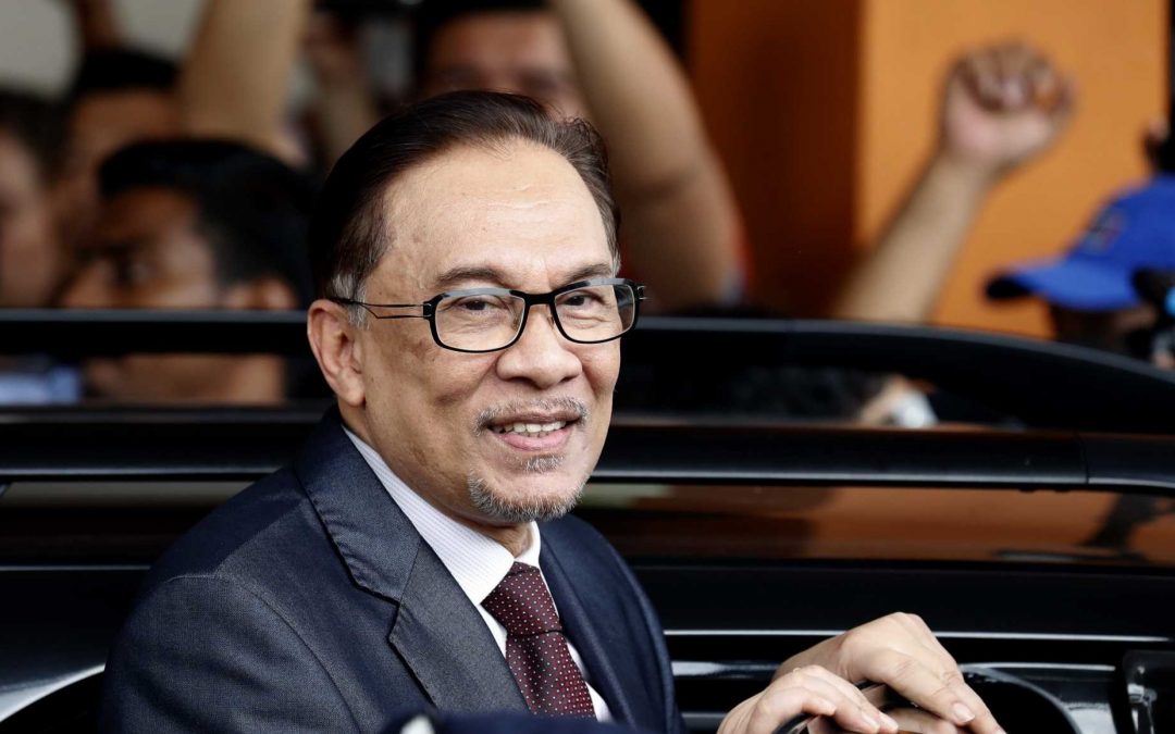 menteri kewangan anwar ibrahim 678