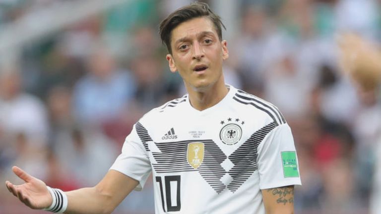 mesut ozil bersara dari skuad kebangsaan jerman atas sebab peribadi