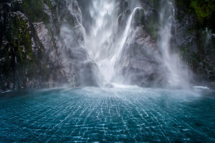 milford sound oleh alok gohil