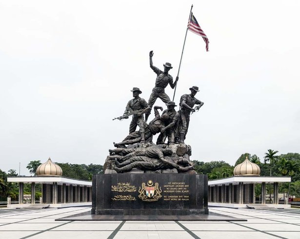 monumen tugu peringatan negara 214