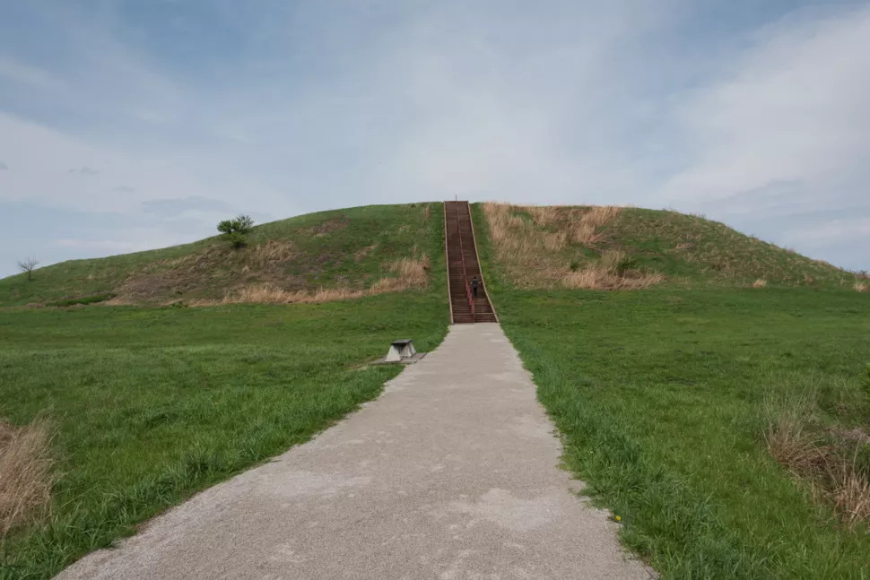 mound72