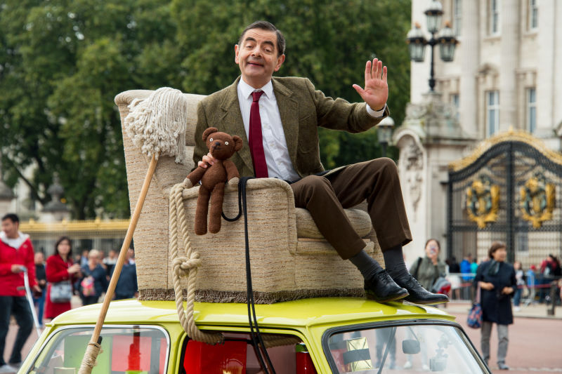 mr bean dengan kereta mininya