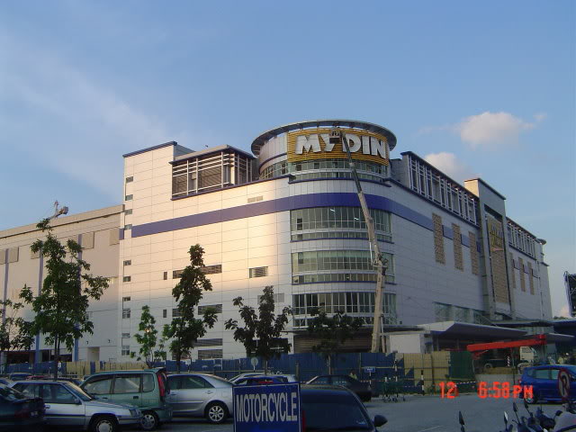 mydin subang jaya pasaraya besar pertama mydin