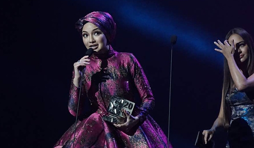 neelofa akui dicabar fazura 1