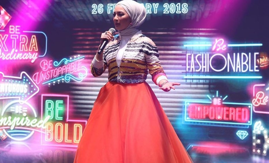 neelofa lancar tudung di kelab malam imam muda bersuara