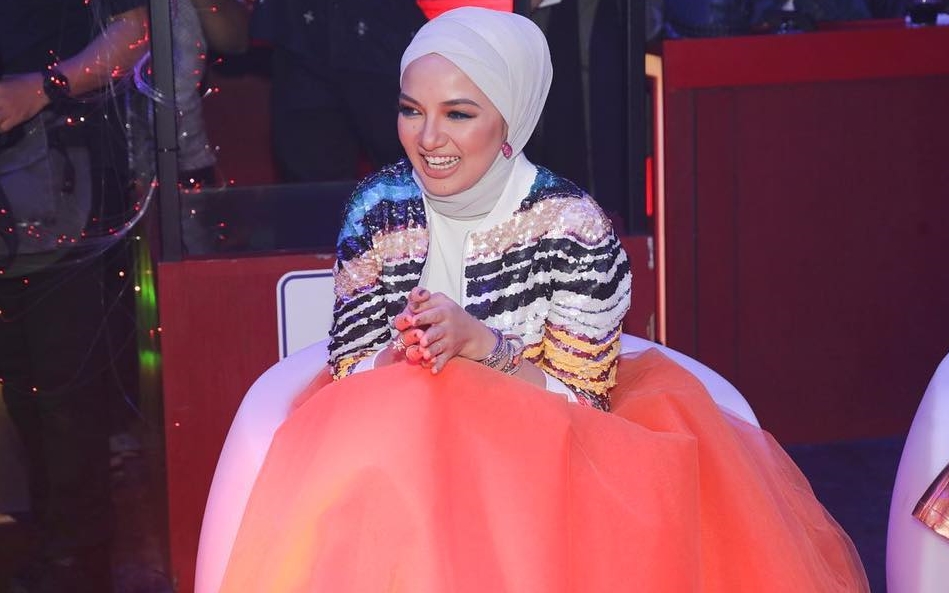 neelofa pertahan diri