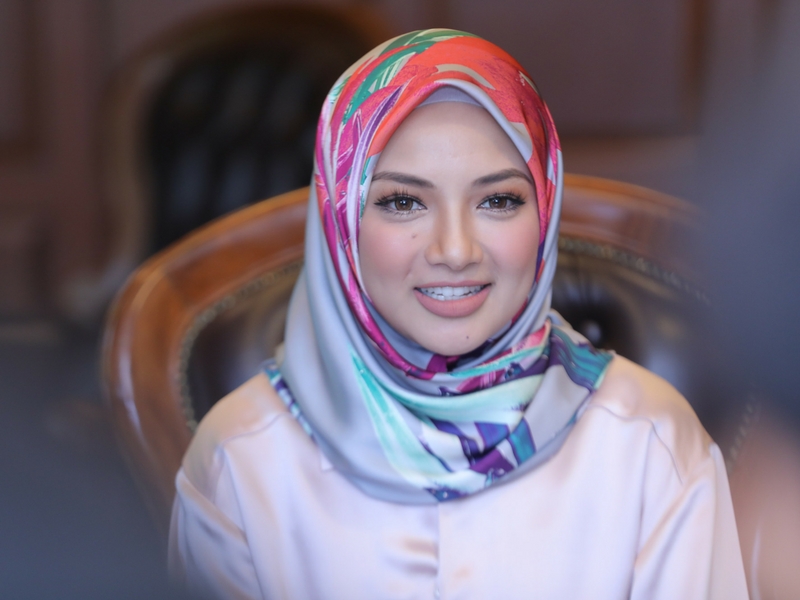 neelofa tudung bawal