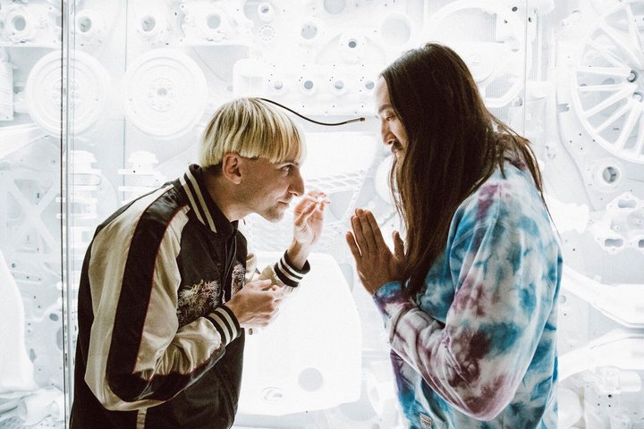 neil harbisson bersama steve aoki