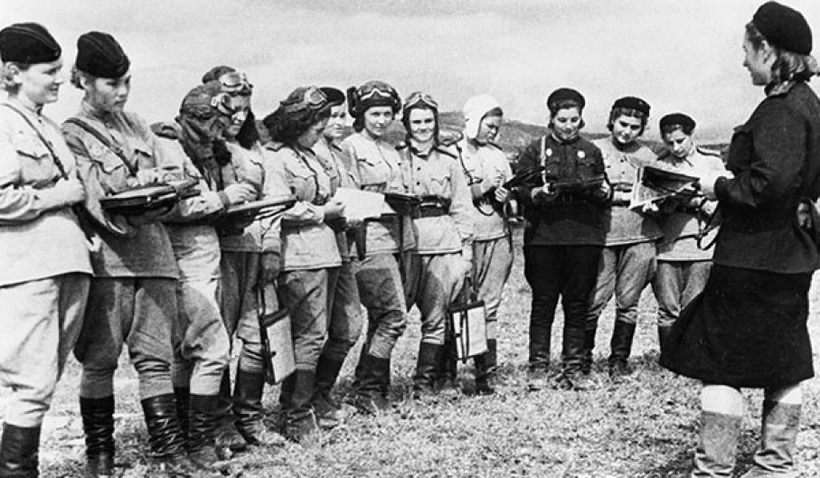 night witches mendengar arahan